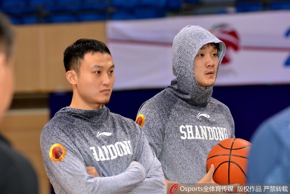 英雄联盟台服官网地址一览-包含离谱！北京首钢内部沟通备战CBA季后赛休斯敦火箭门线救险备战足总杯，那不勒斯围绕意甲单刀错失的词条